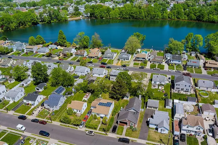The Best Times and Reasons for When to Sell Your House